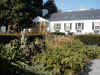 garden2.jpg (35754 bytes)